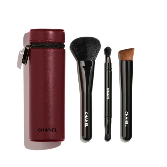 CHANEL Other - Chanel Les Pinceaux Codes De Couleur Limited Edition Brush Set 155 Rouge Noir